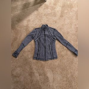 Size 8 Lululemon Define Jacket
Luon